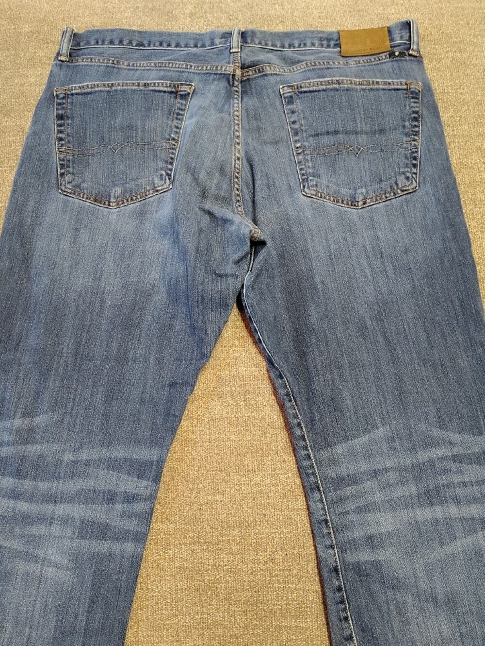 Lucky Brand Men's Medium Blue Straight Jeans 36x30 - Picture 3 of 3